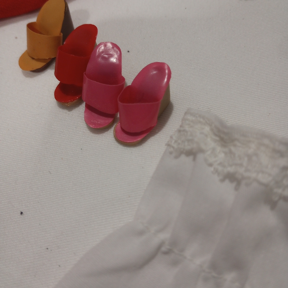 Vintage Hasbro *Charlie's Angels* Doll Clothing Lot of Original Replacement Shoe - Picture 2 of 4
